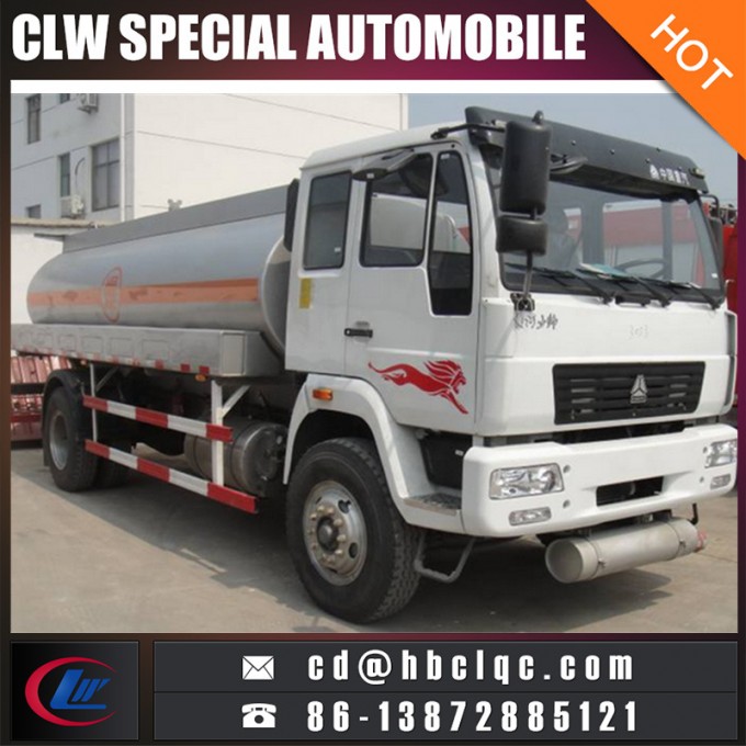 Sino 4X2 4000gallon 12mt Fuel Transport Truck Oil Tank 