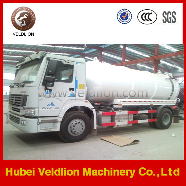 Sinotruck HOWO 8000L Vacuum Sewage Suction Trucks 