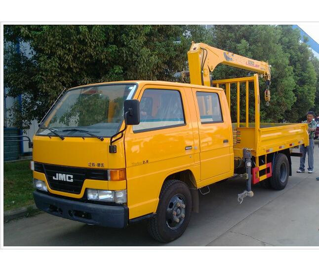 Isuzu 4X2 Truck with Kunckle Crane 