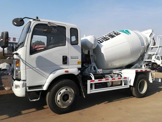 Sinotruk 5cbm -7cbm Cement & Concrete Mixer 