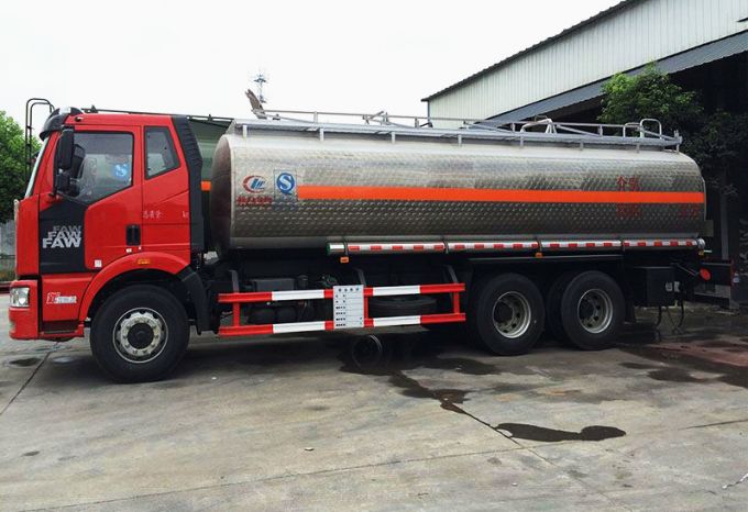 Sinotruk HOWO 6X4 25m3 Capacity HOWO Fuel/Oil Transport Tank/Tanker Truck /Oil Tank 