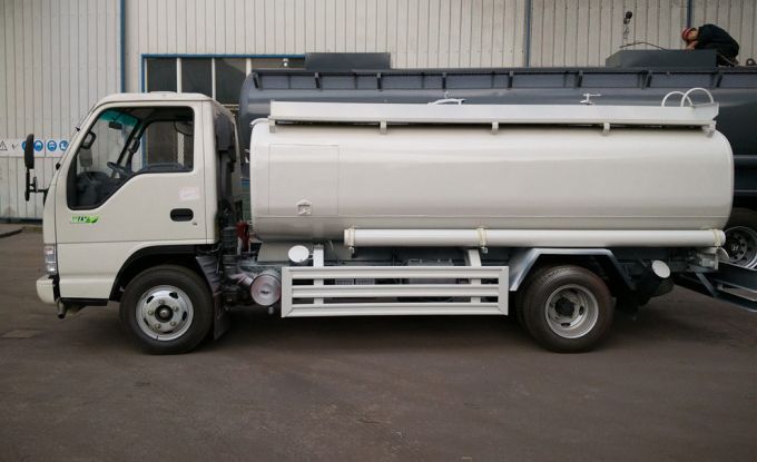 4000L FAW Gasoline Loading Fuel Oil Tanker Truck Refueling Tank Truck for Sale 