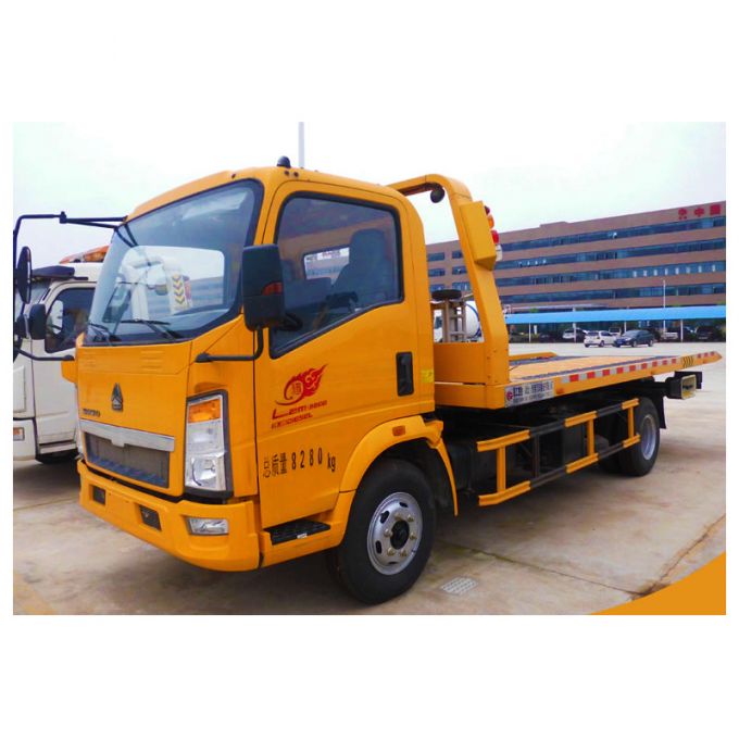 Dongfeng 4*2 One Carry Two Flatbed Road Wrecker Truck 5tons Flatbed Tow Truck for Sale 