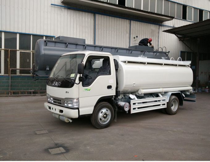 4X2 Dongfeng Diesel Engine 4000L Fuel Tanker Truck Fuel Tanker Truck 