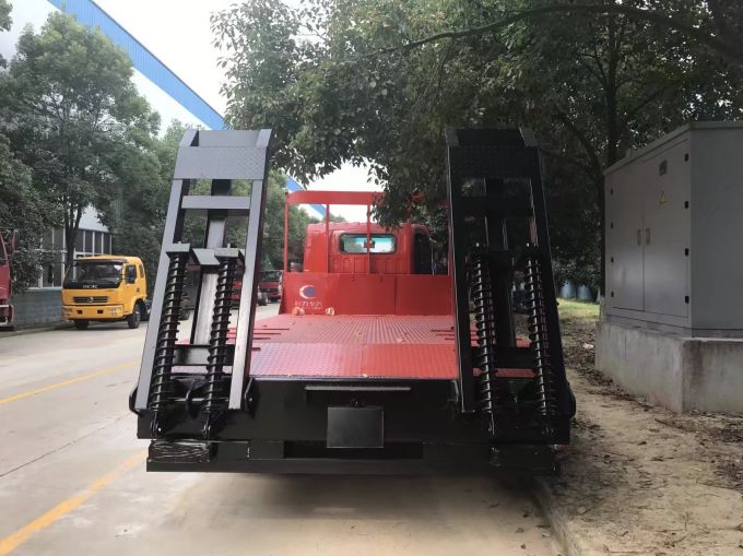 Factory Direct Sale 7 Tons Harvester Transport Low Bed Truck Machinery Transport Truck 