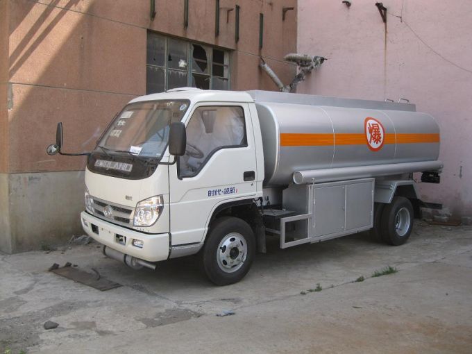 China Manufacture Refueling Tank Truck Mini Refuel Truck 