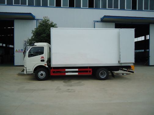 8 Ton Transport Freezer Hot Sale Refrigerator Truck 