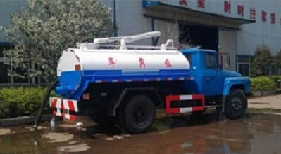 Dongfeng 4X2 160HP Sewage Vacuum Suction Waste Collector Truck 