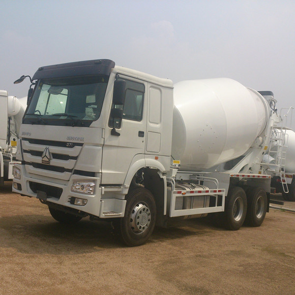 Sinotruk HOWO 8cbm Concrete Mixer Truck 