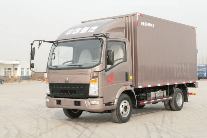 Sinotruk HOWO 4*2 Box Truck 