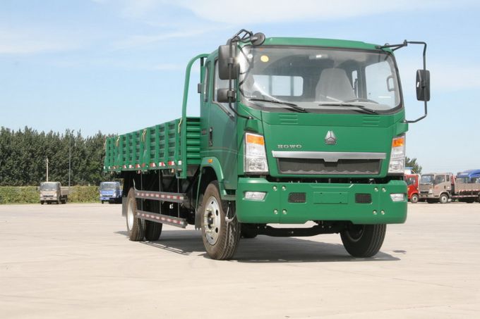 HOWO 4X2 Cargo Truck Loading Capacity 3-5ton 