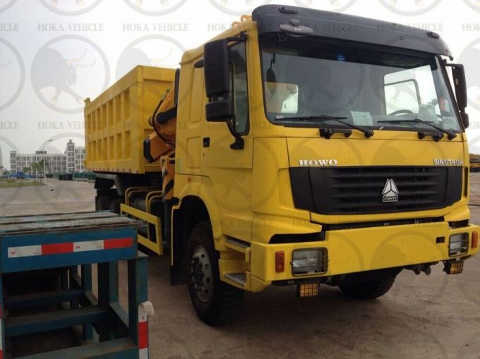 Sinotruk HOWO 6X6 336HP 10ton Crane Dump Truck 