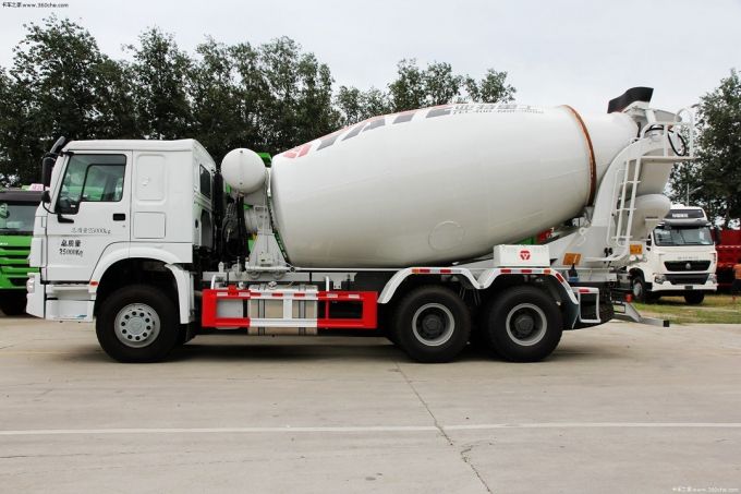 Sinotruk HOWO 6X4 9m3 Concrete Mixer Truck 