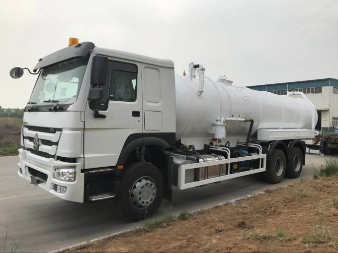 Sinotruk HOWO 6X4 4000 Gallon Vacuum Tanker Truck 