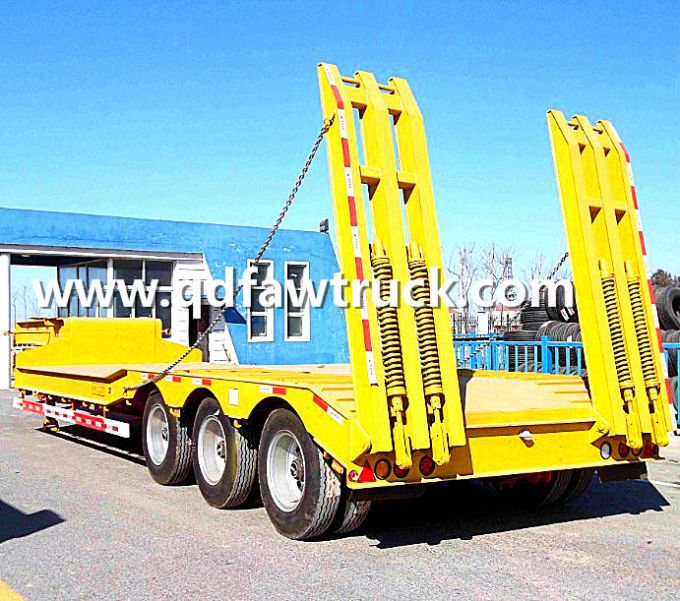 3 Axle 50t-80t Low Bed/Lowboy Semi Truck Trailer with Column 