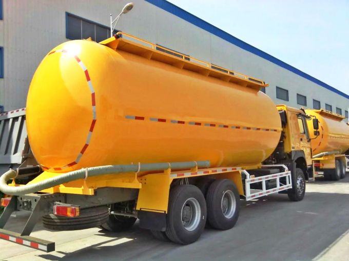 6X4 Bulk Feed Truck HOWO Bulk Cement Truck 