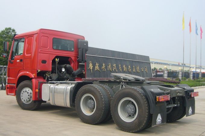 Cnhtc 371HP Big HP Trailer Hauling Truck with Beautiful Cab 