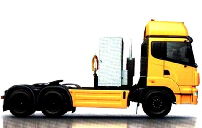 Dongfeng 6X4 CNG Towing Truck/Tractor Truck 