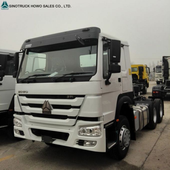 Sinotruk Tractor 420HP 371HP A7 Truck 