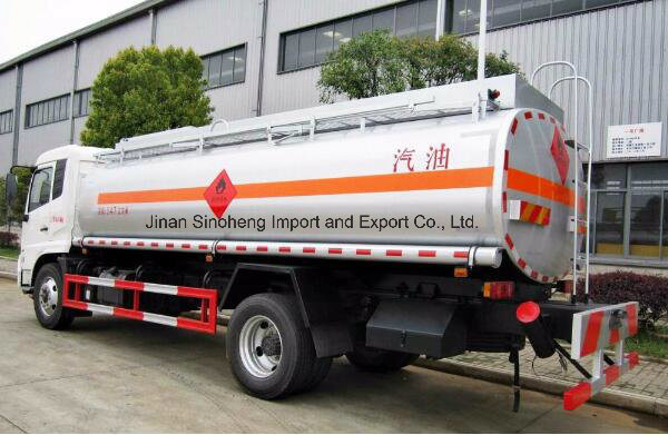 New Sinotruk HOWO 6X4 Heavy Duty Oil Tank Truck 20000L 