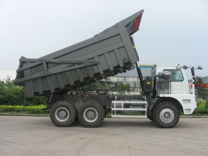 HOWO 6X4 Mining Tipper Truck (ZZ5707S3840AJ) 