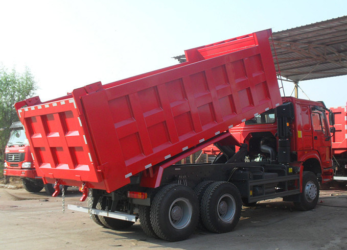 Sinotruk HOWO 371HP 6X4 New Dump Trucks for Sale (ZZ3257N3847A) 