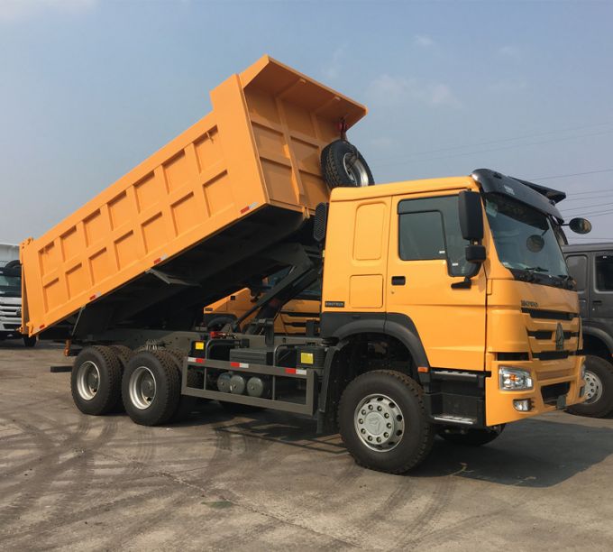 Sinotruk HOWO 8x4 371HP Tipper Truck 