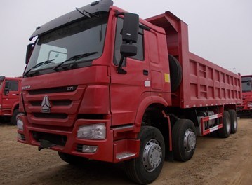 HOWO 8X4 Dump Truck with Berth (ZZ3317N3067W) 