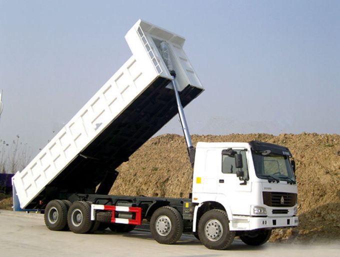 Sinotruk 8X4 HOWO Dump Truck for Sale (ZZ3317N3867W) 