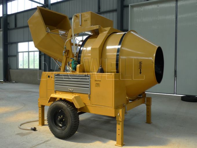 Mini Self Loading Diesel Mobile Concrete Mixer (JZR500) 