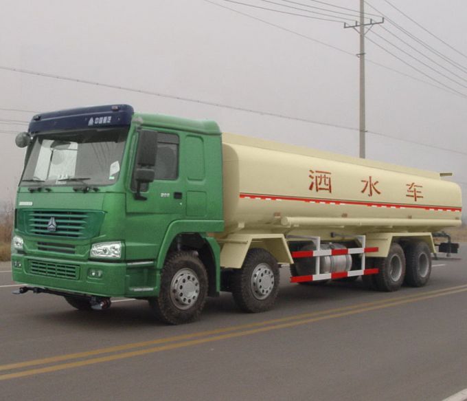 Sinotruk HOWO 8x4 336HP Water Tank 30m3 