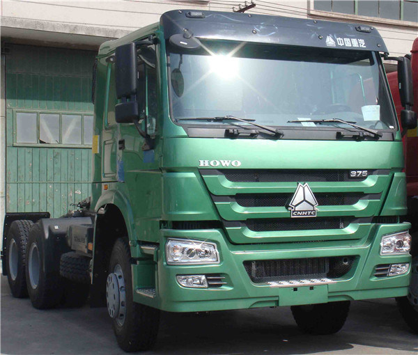 4X2/6X4 Tractor Truck Hot Sale! Sinotruk HOWO Truck (ZZ3317N3867W) 