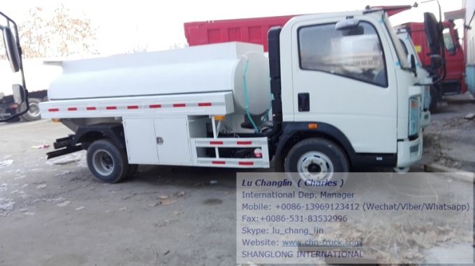 HOWO 4*2 4000L Mobile Fuel Truck 