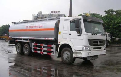 HOWO 6X4 Oil Truck Hot Sale 