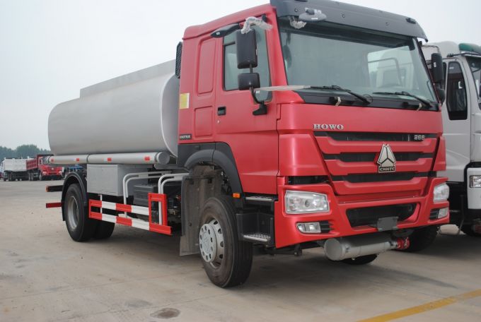 Hot-Sale HOWO 4X2 EU-2 266PS 10m3 Speinkler Truck 