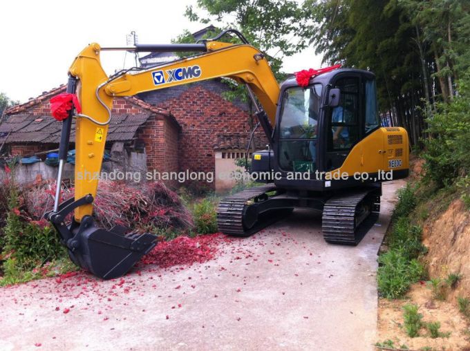 China Micro 0.3m3 Excavator 8ton Mini Excavator 