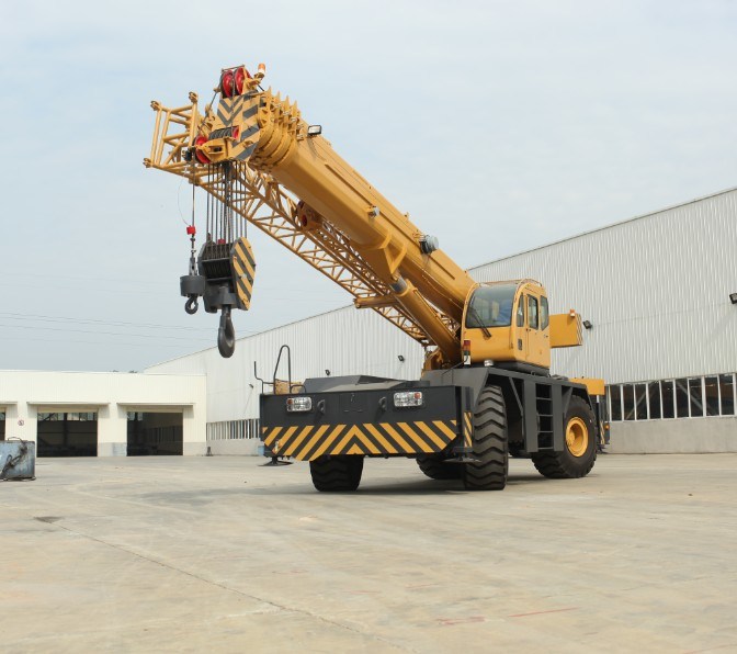 Rough Terrain Crane 70 Ton Terrain Crane 