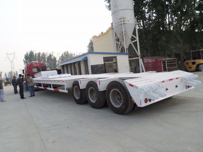 China 60t Lowbed Semi Trailer Tri-Axle Low Bed Truck Trailer 