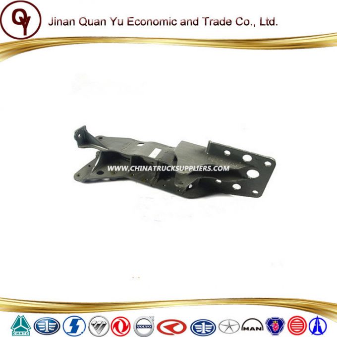 Truck Parts Sinotruck HOWO Cabin Lower Bracket Az1642448082 