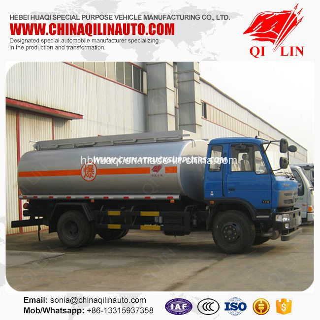 Large Capacity Oil Tanker Truck with 3 Persons Cab 