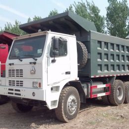 Sinotruck HOWO 6X4 50tons Mining Dump Truck for Sale